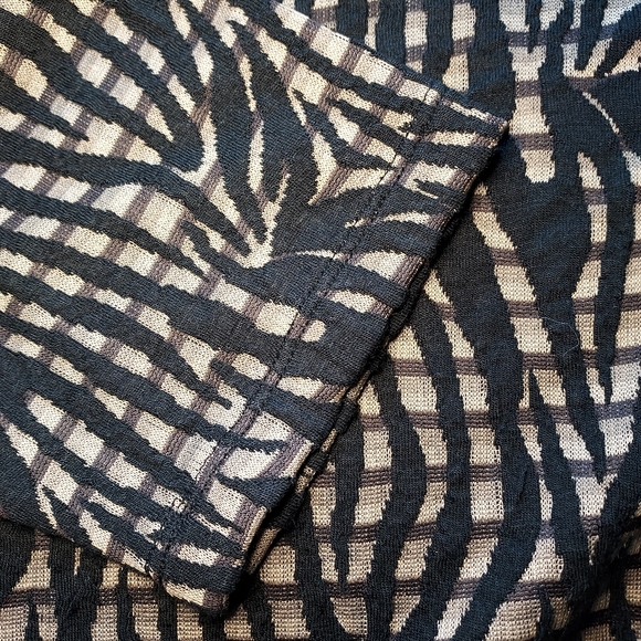 NWOT black and tan long-sleeved shirt from cj banks, women's size 3X - Picture 4 of 8